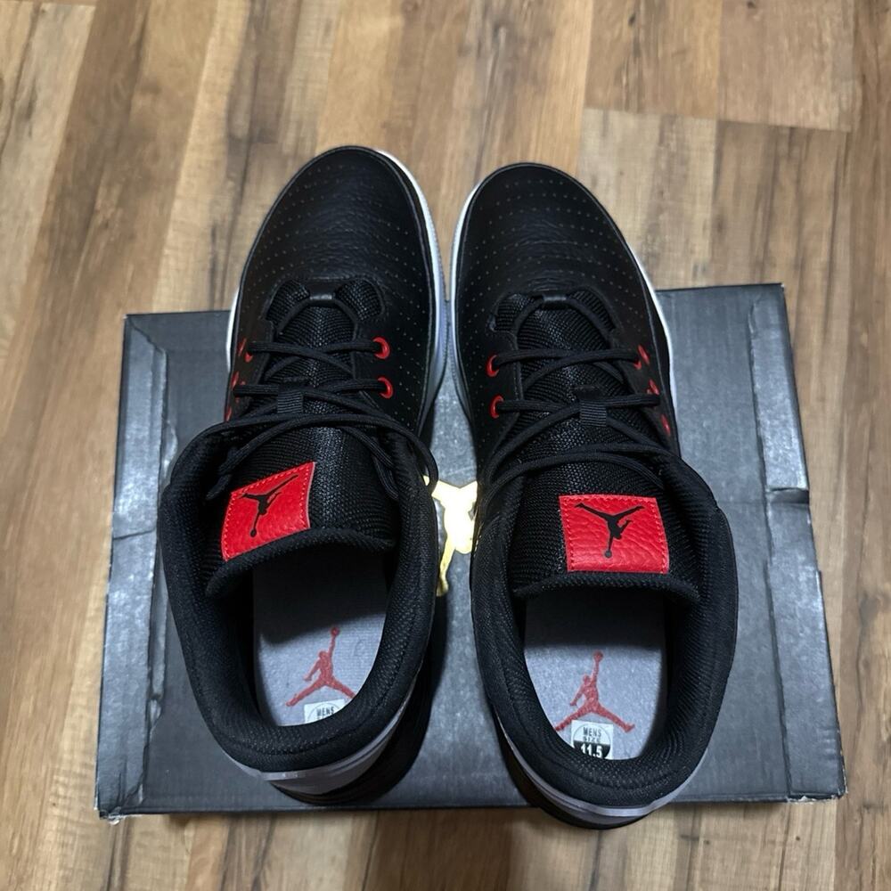 Jordan Max Aura 5 Black University Red Black Cement DZ4353-061 Size 11.5 - Picture 5 of 10